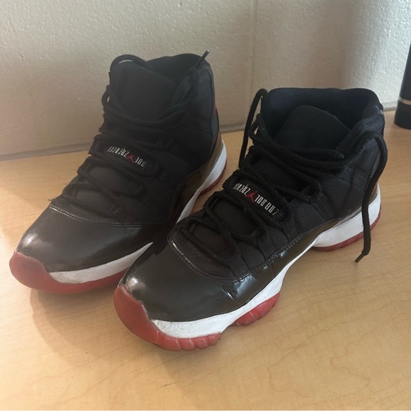 Air jordan bread 11s
